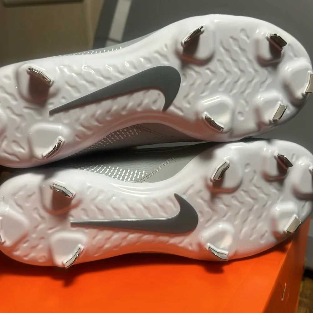 Nike Women's Hyperdiamond 4 Pro Metal Fastpitch Softball Cleats:GRAY: NIB: SZ 10